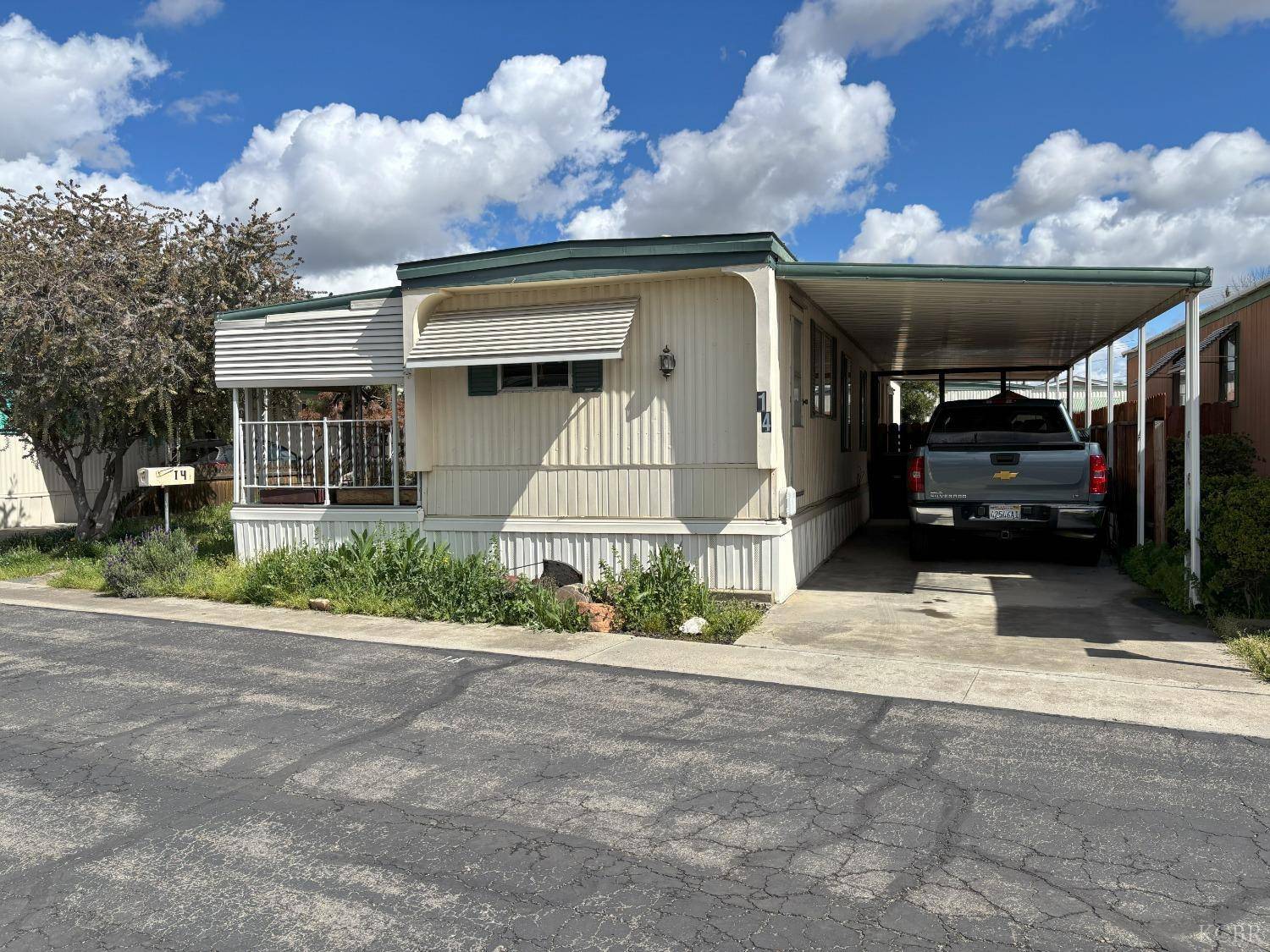 1255 Space 14 W Grangeville Boulevard, Hanford, CA 93230