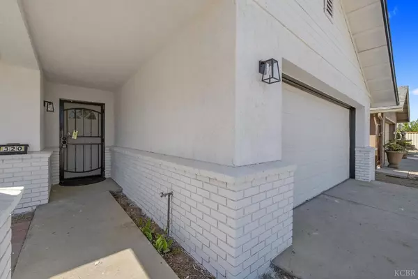 Coalinga, CA 93210,320 Longhollow Way