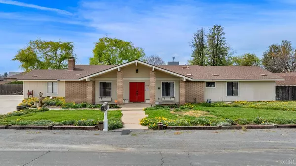 1750 Kings Road, Hanford, CA 93230