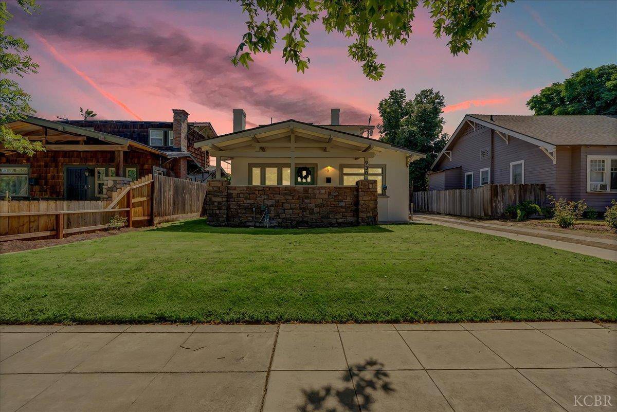 930 N Roosevelt Avenue, Fresno, CA 93728