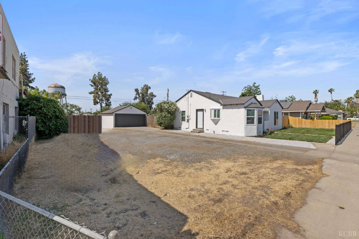 Hanford, CA 93230,211 E Grangeville Boulevard E
