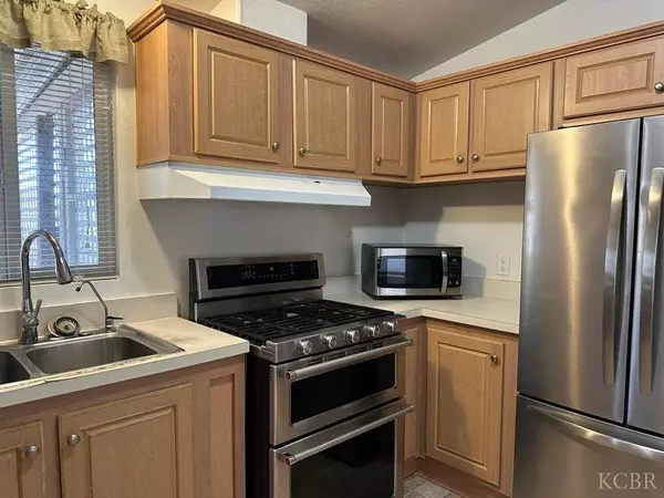 Visalia, CA 93277,820 S Chinowth Unit 98