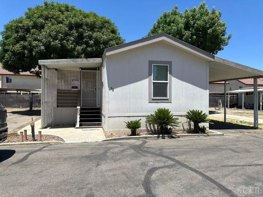 Visalia, CA 93277,820 S Chinowth Unit 98