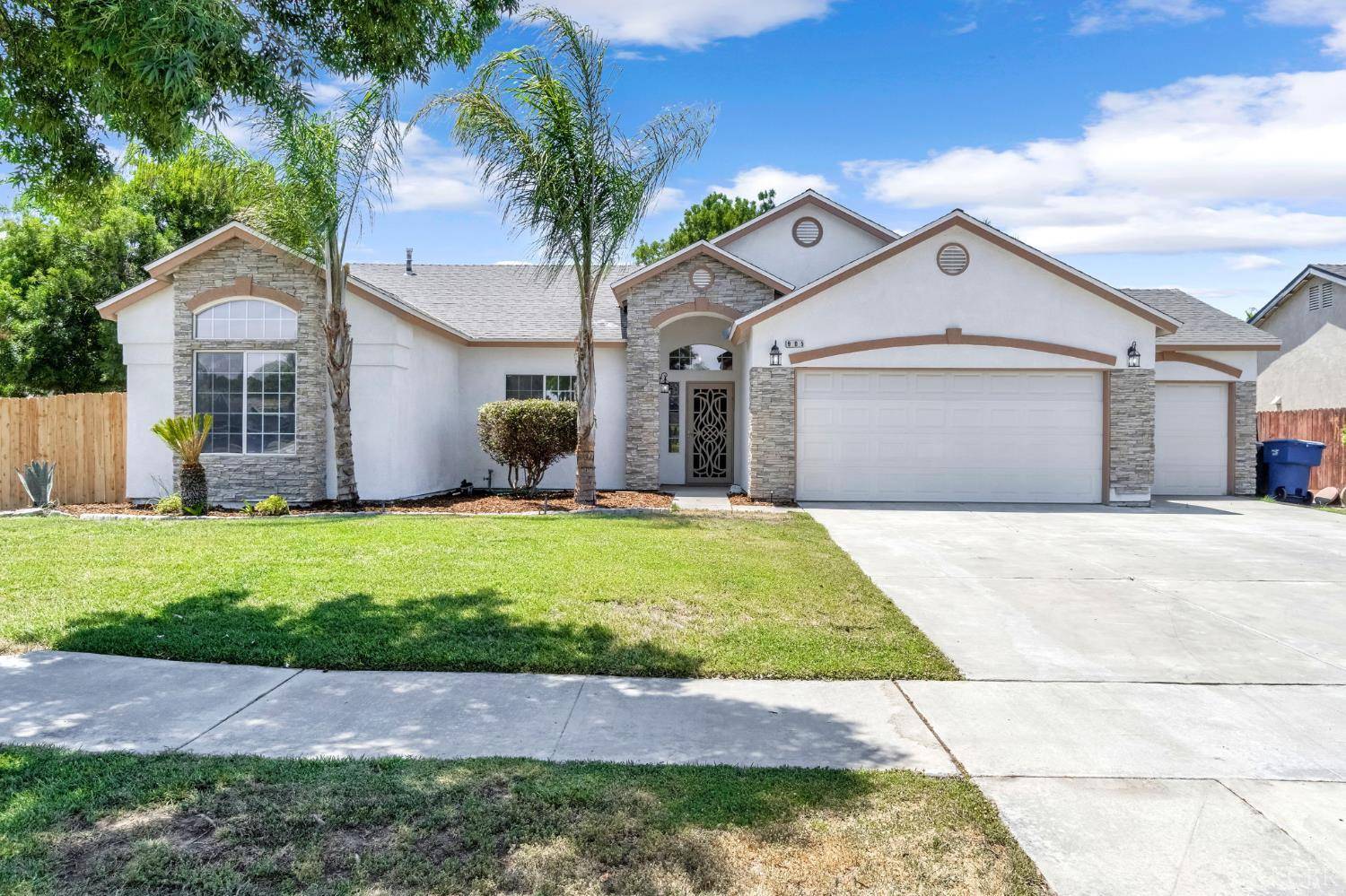 905 Birch Avenue, Lemoore, CA 93245