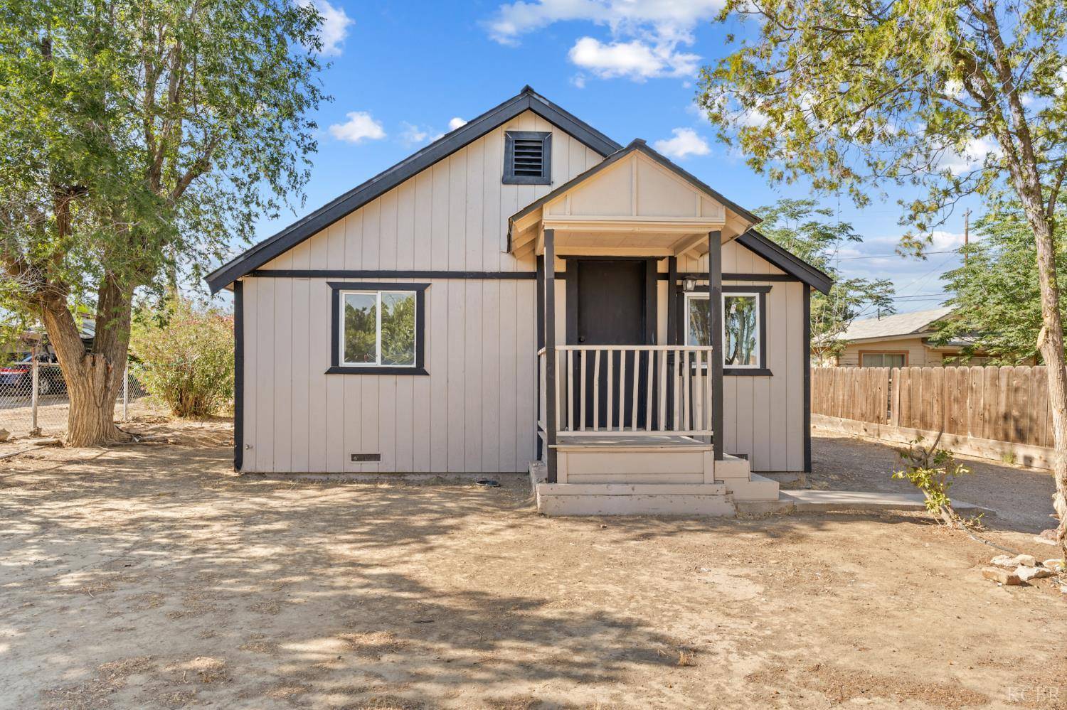 1009 E Shasta Street E, Avenal, CA 93204
