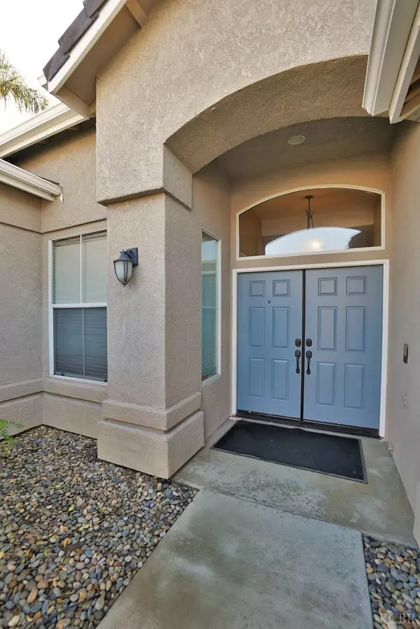 Hanford, CA 93230,845 E Redwood Circle E