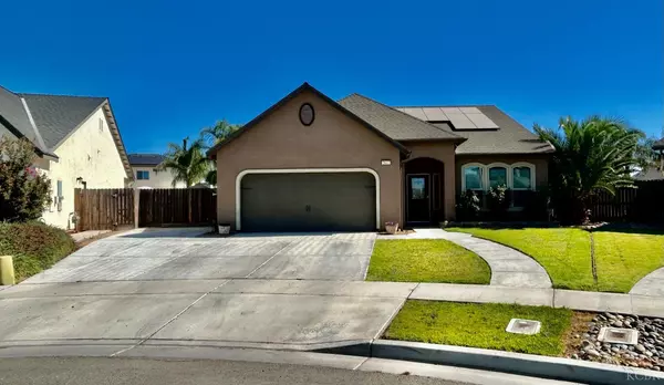 2012 W Hopkins Way, Hanford, CA 93230