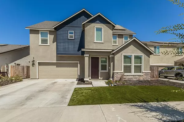 2242 S Manzanita Court, Visalia, CA 93292