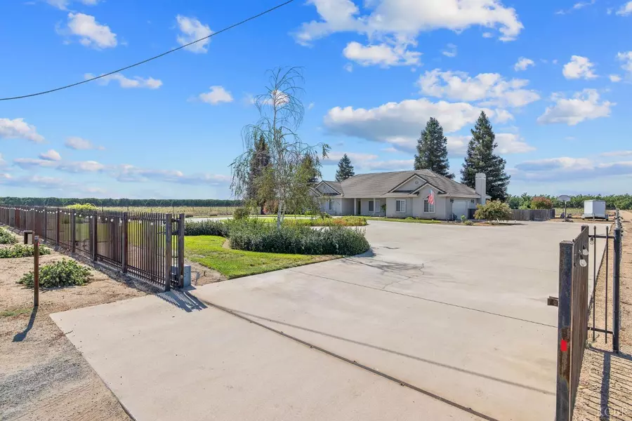 11543 Avenue 388, Cutler, CA 93615
