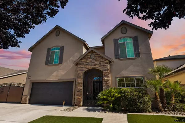 1999 W Hayward Street W, Hanford, CA 93230