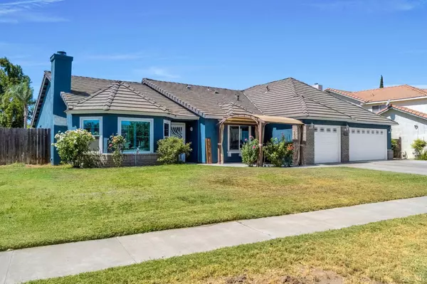 327 Brentwood Drive, Lemoore, CA 93245