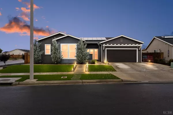 2476 W Bristol Lane, Hanford, CA 93230