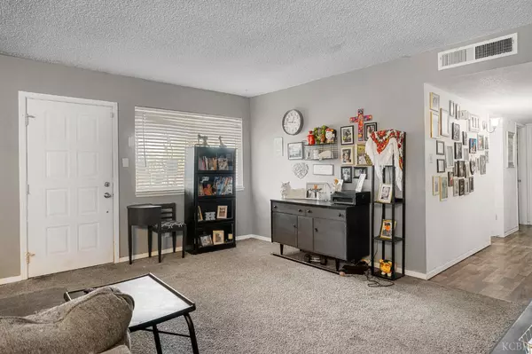 Hanford, CA 93230,1901 N Kensington Way N