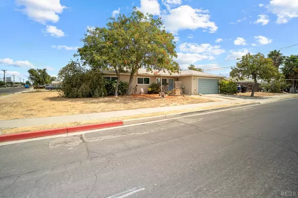 Hanford, CA 93230,1901 N Kensington Way N