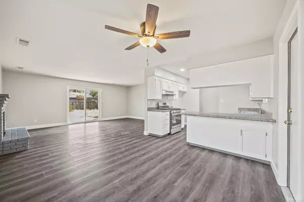 Visalia, CA 93277,5541 W Walnut Avenue