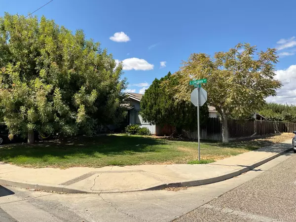 700 S Corcoran Avenue, Avenal, CA 93024