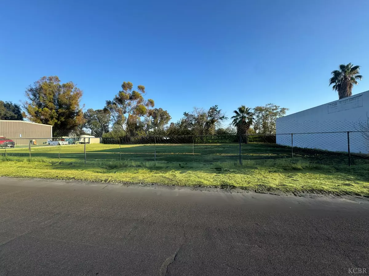 Hanford, CA 93230,311 E 4th Street