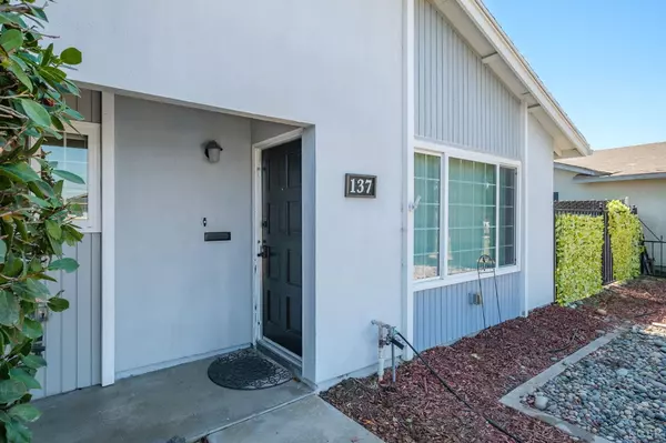 Lemoore, CA 93245,137 W Spruce Avenue