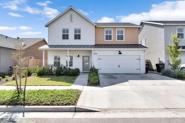 2517 W Claridge Way W, Hanford, CA 93230
