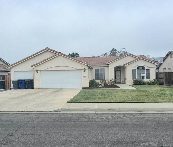 850 Northstar Dr, Hanford, CA 93230