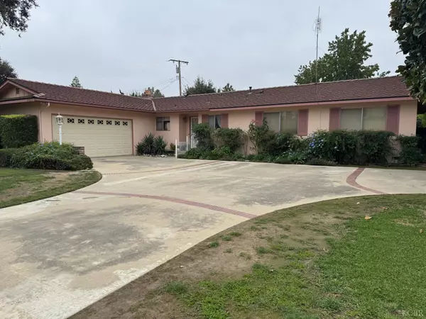 2921 W Cornell Avenue, Visalia, CA 93277