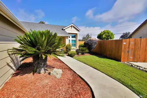 Hanford, CA 93230,3215 Holly Court