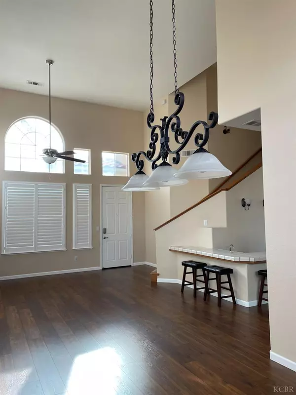 Lemoore, CA 93245,989 Laguna Drive