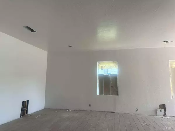 Hanford, CA 93230,409 Central Avenue