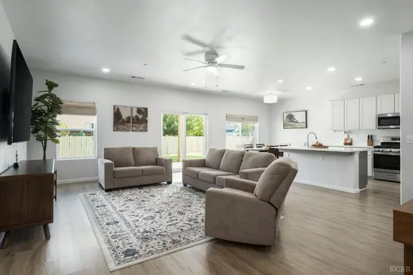 Hanford, CA 93230,775 KImball Lane