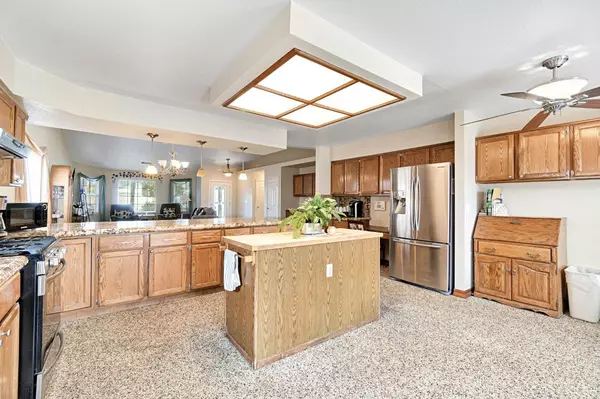 Lemoore, CA 93245,73 Devon