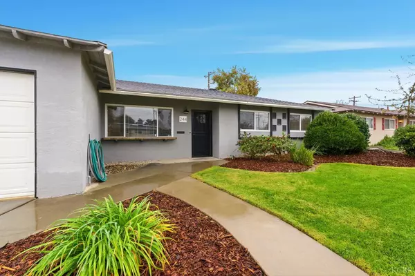 Hanford, CA 93230,244 E Earl Way