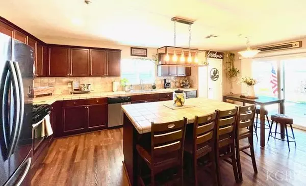 Hanford, CA 93230,1450 W Ambassador Way