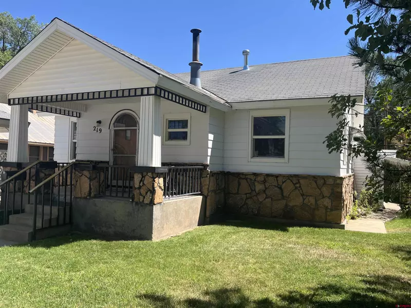 219 E Montezuma Avenue, Cortez, CO 81321