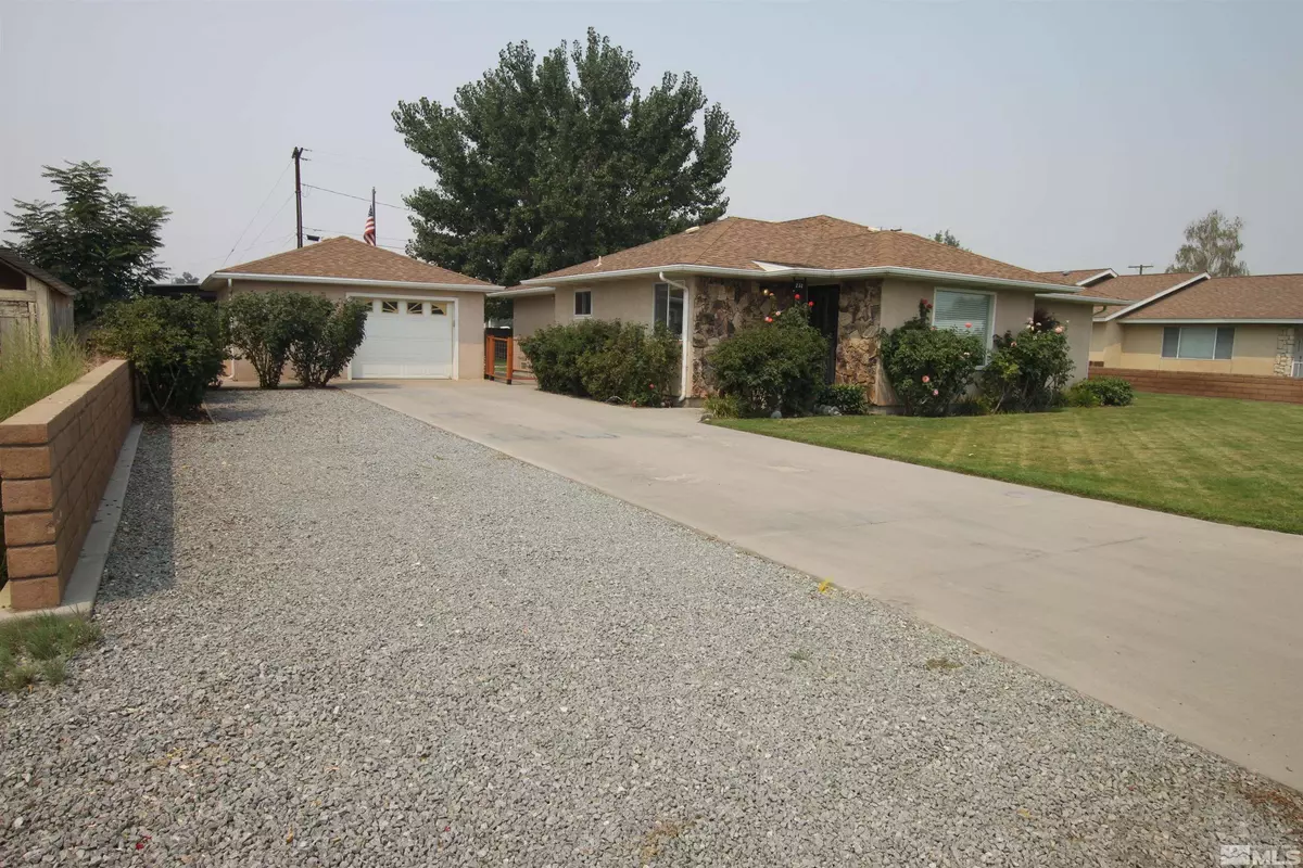 Yerington, NV 89447,237 S West