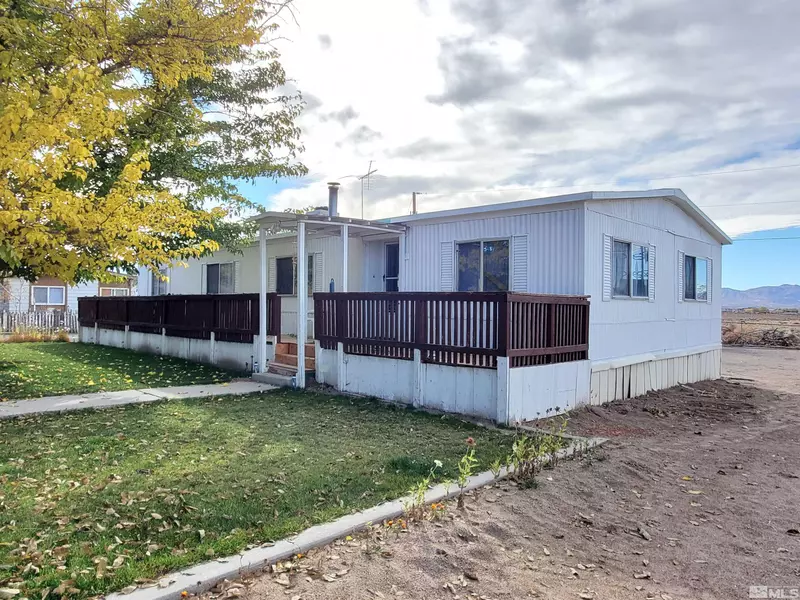 2 Overland Lane, Yerington, NV 89447