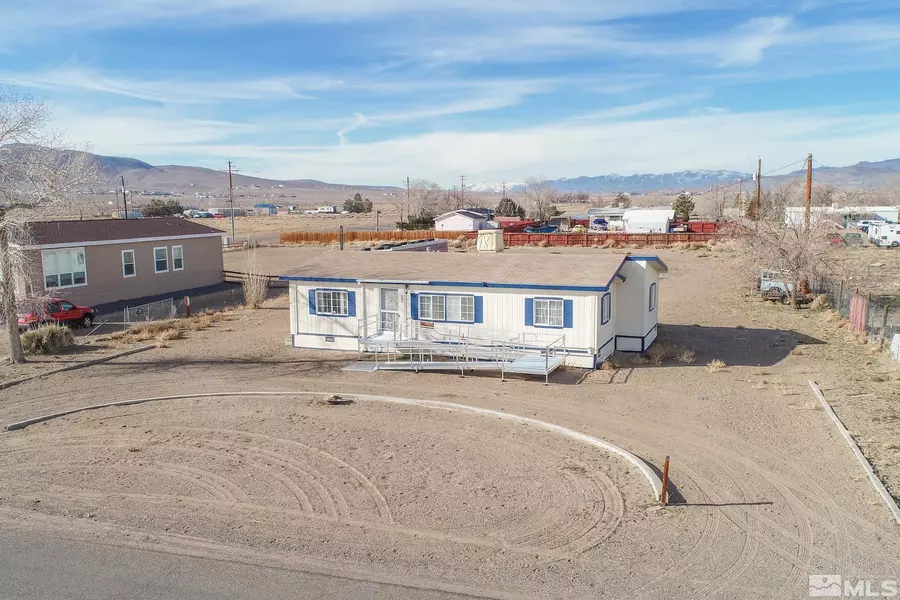 3909 Amber St., Silver Springs, NV 89429-9333