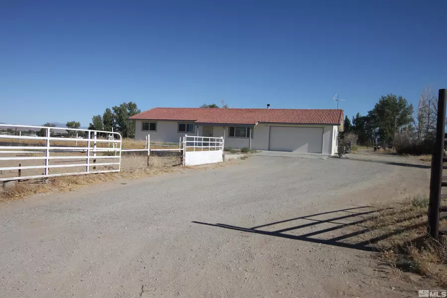 24 Terri Ln, Yerington, NV 89447