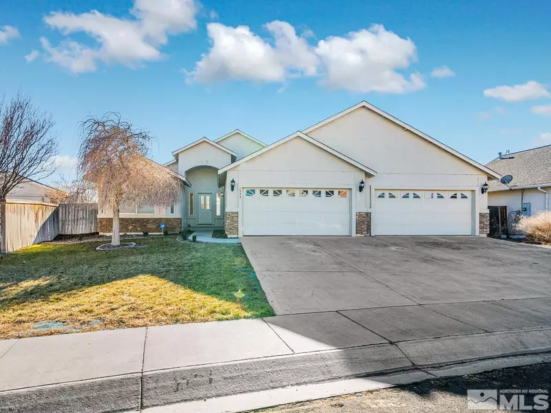 533 Wedge Ln, Fernley, NV 89408