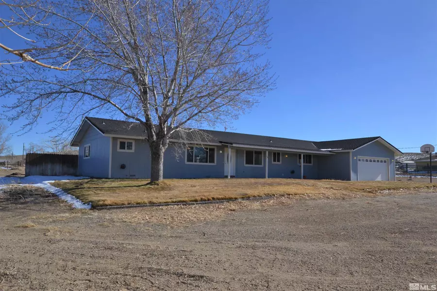 10 Panavista Cir, Yerington, NV 89447