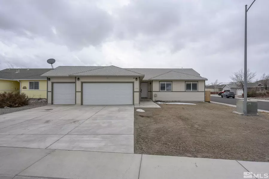 1102 Reed Cir, Fernley, NV 89408-9177