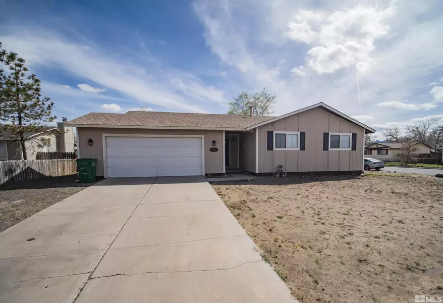 405 Willow Way, Fernley, NV 89408-8579