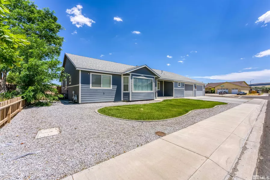 106 Mountain View Dr, Fernley, NV 89408-4513