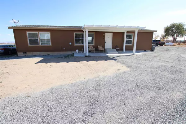 50 Locust Dr, Yerington, NV 89447