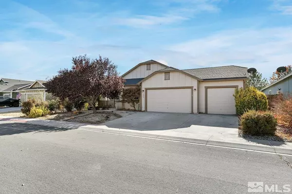 1005 Aster Ln, Fernley, NV 89408-6504