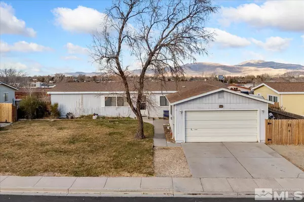 1030 Green Valley Dr, Fernley, NV 89408