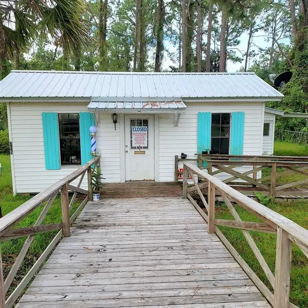 Carrabelle, FL 32322,305 SE B Avenue