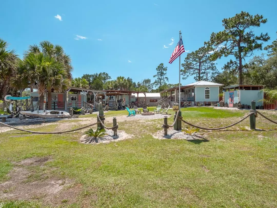 Steinhatchee, FL 32359-6666,11 SE Sixth Street