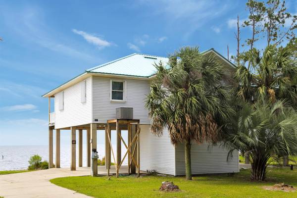 3004 E Highway 98,  Carrabelle,  FL 32322