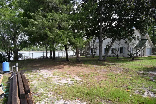 Carrabelle, FL 32322,609 Riverview Drive