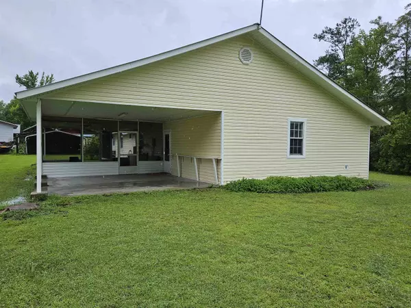 Bristol, FL 32321,4001 SW FLAMINGO Drive